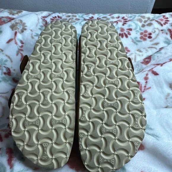 Birkenstock Arizona Big Buckle Slide Sandal
Color: Antique Cognac Oiled Leather - Picture 7 of 8